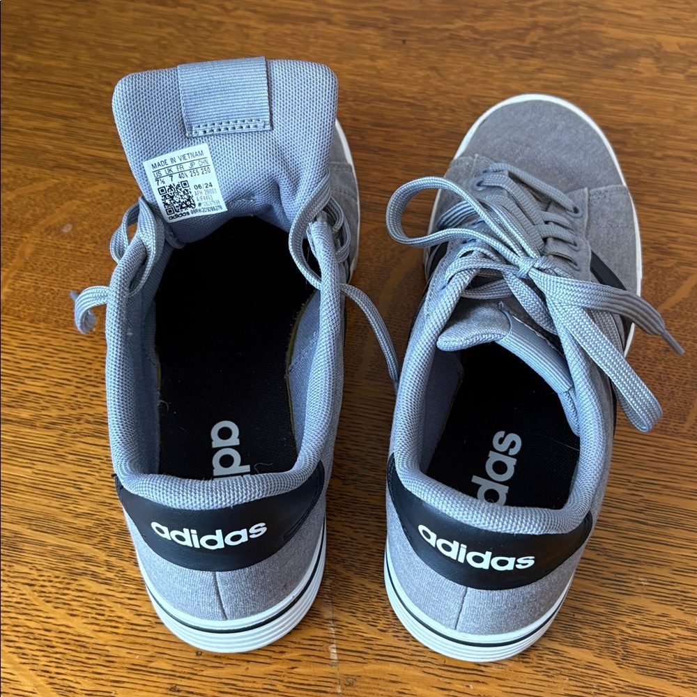 Adidas Daily 4.0 Unisex Gray Black Low Profile Casual Sneaker Lace Up 7.5 or 9 - Picture 11 of 13